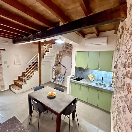 Kazalakis Chania Harbor Roof Retreat *
